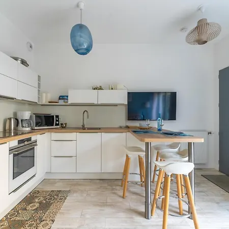 Cote Port - Appt Sortie Privee Vers Le Port *